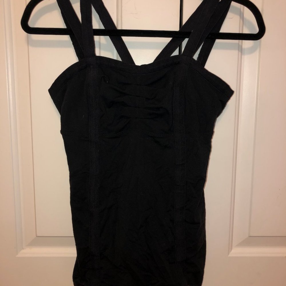 Black lululemon tank top